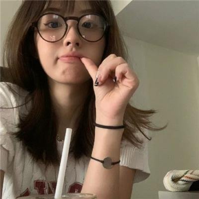 10号舱里的女人